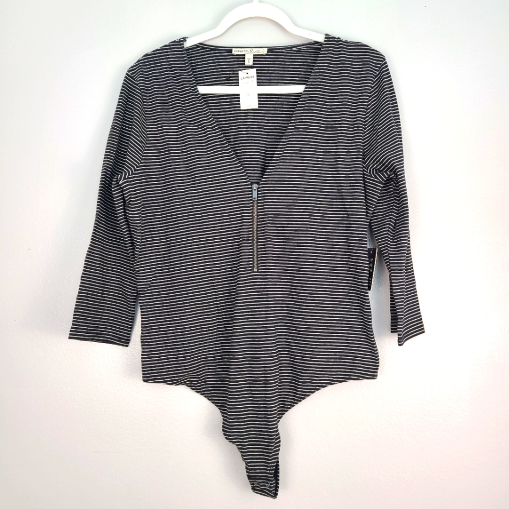 Express Classic Minimal Black & White Striped V-neck 3/4 Sleeve Body Suit XL
